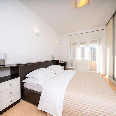 Apartament Lazuli *