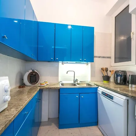Lazuli Apartment Split